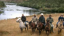 Viagens a cavalo, nos Aparados da Serra, Serra Gaúcha, Pampa e Lagoa do Peixe; Cambará do Sul, São José dos Ausentes, São Francisco de Paula, Gramado e Canela